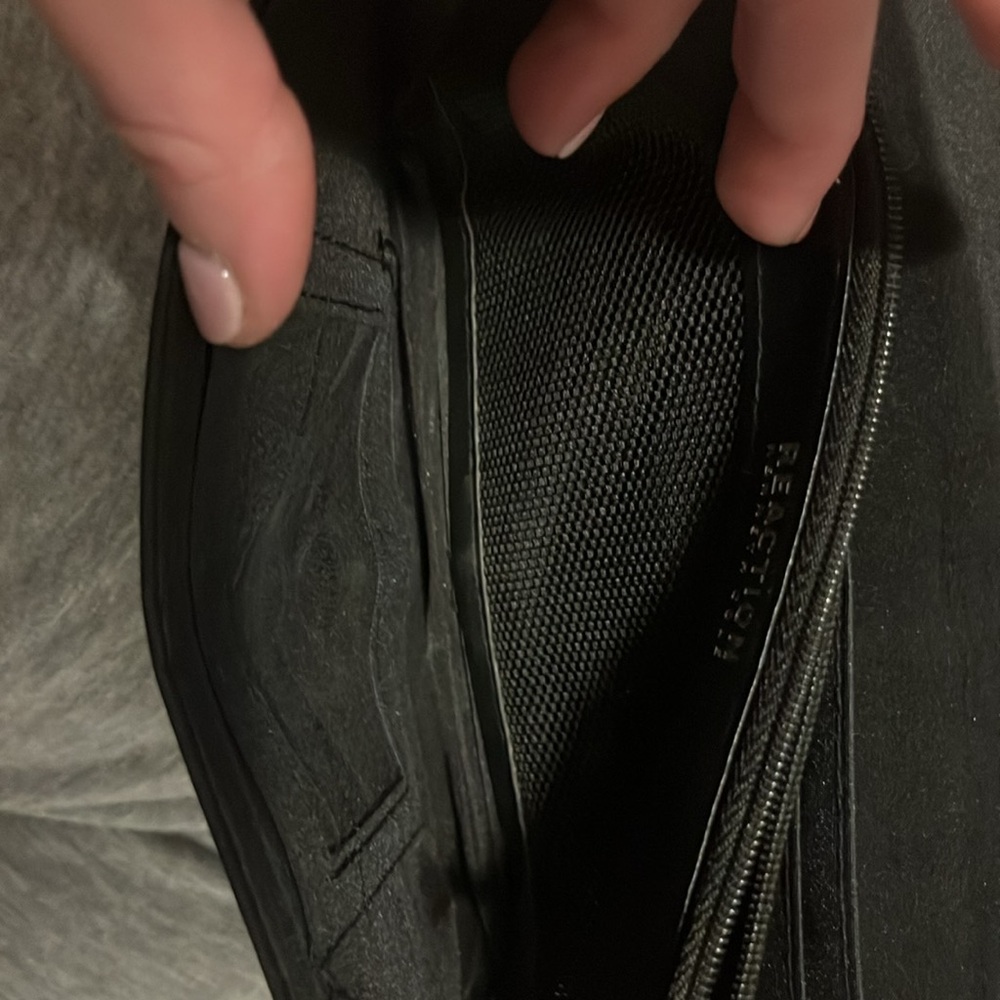 Kenneth Cole Wallet - Picture 7 of 8